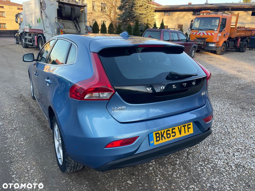 Volvo V40 D2 - 11