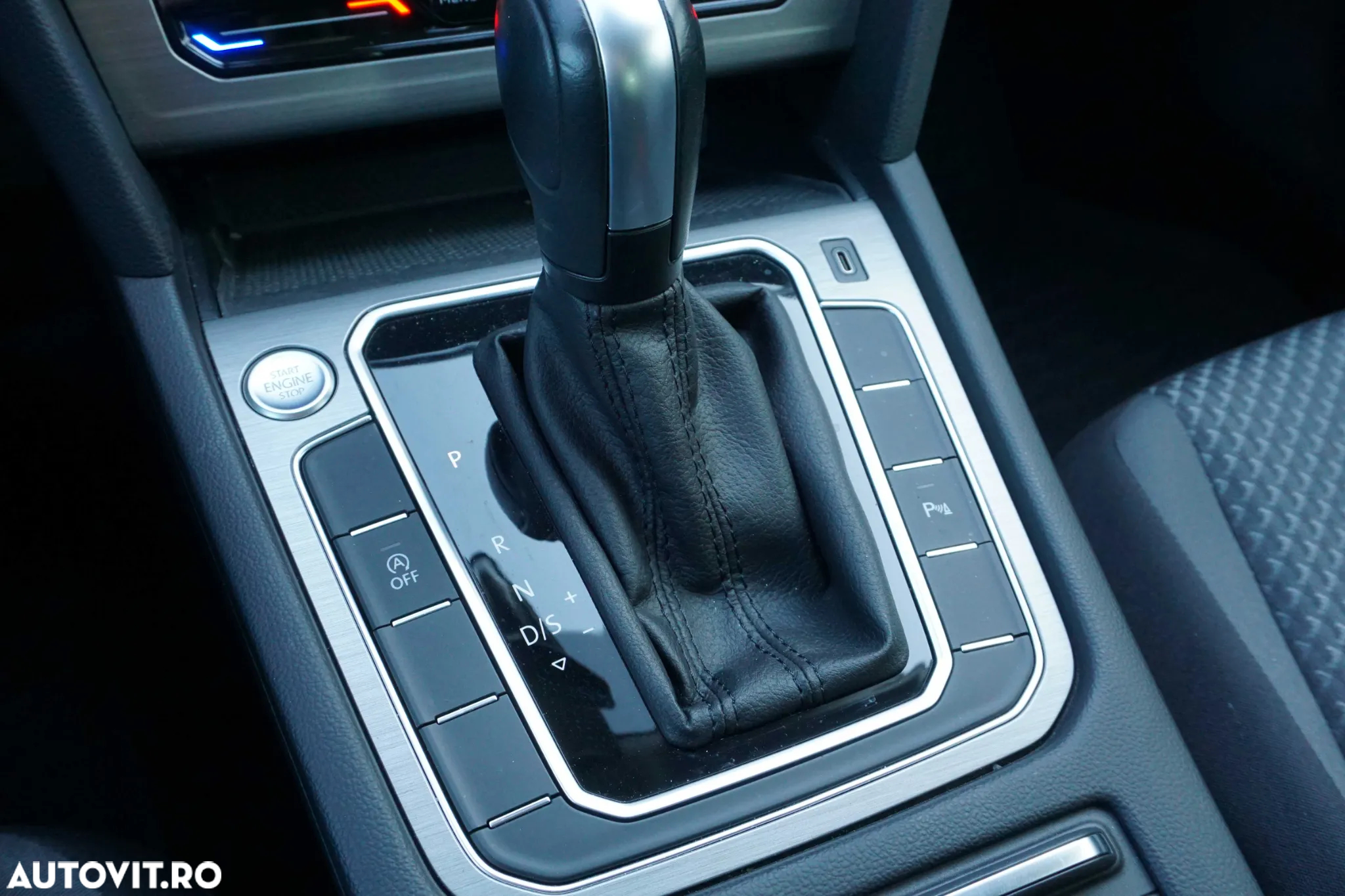 Volkswagen Passat 2.0 TDI DSG Advance - 25