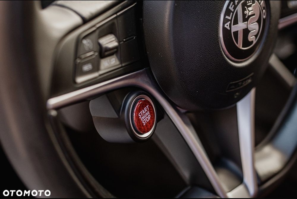 Alfa Romeo Giulia - 26