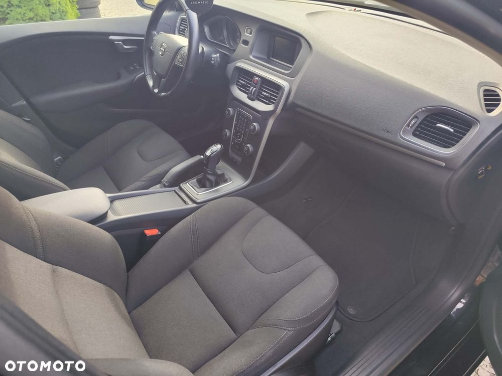Volvo V40 D2 - 35