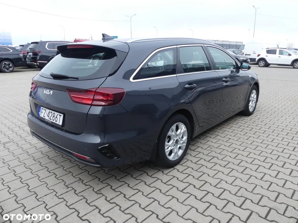 Kia Ceed 1.5 T-GDI Business Line DCT - 12