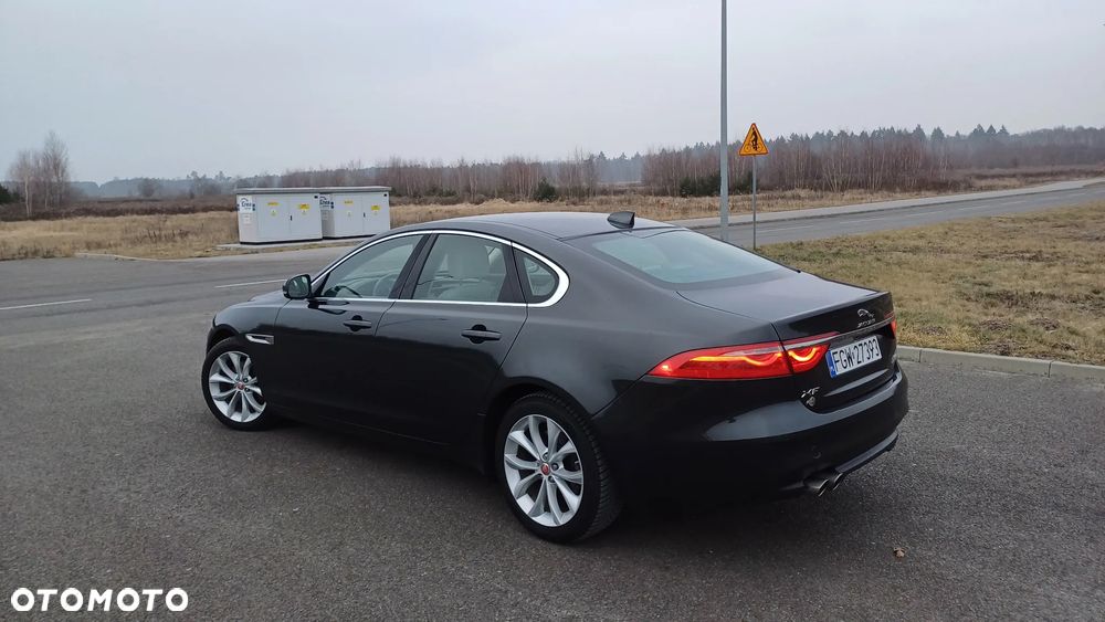 Jaguar XF 20d AWD Prestige - 4