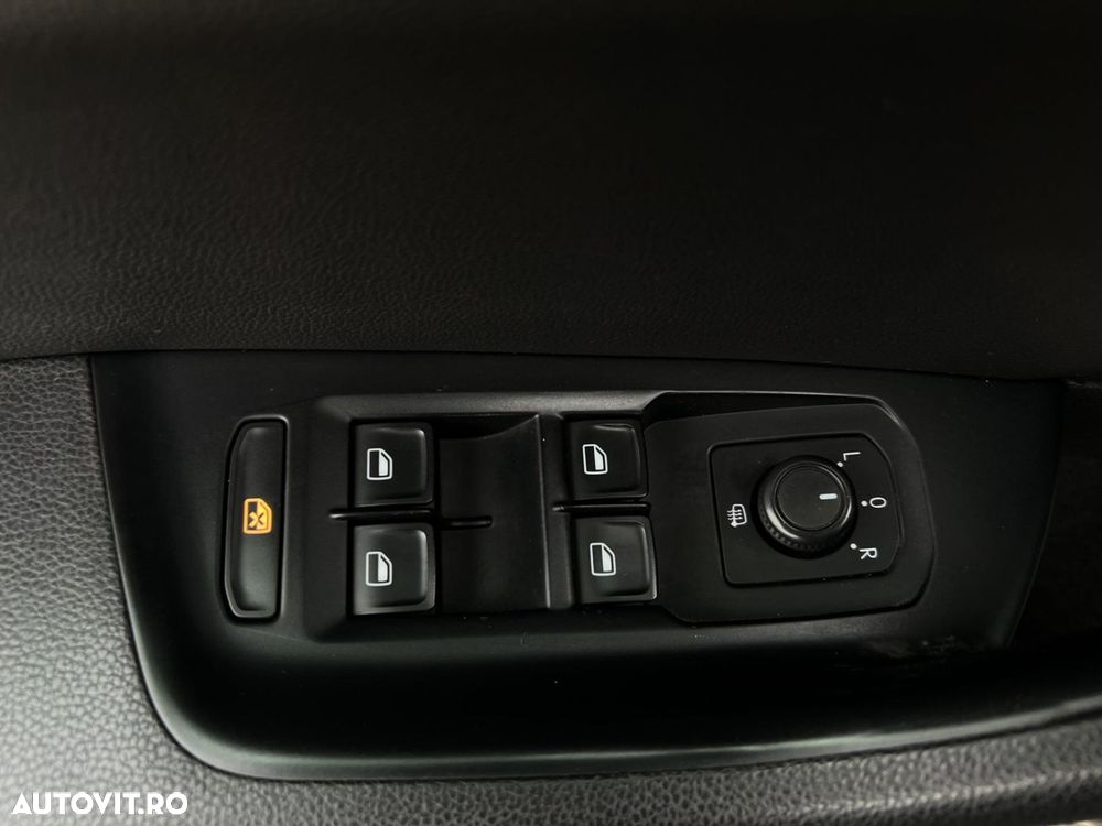 Volkswagen Passat 2.0 TDI R Executive - 31