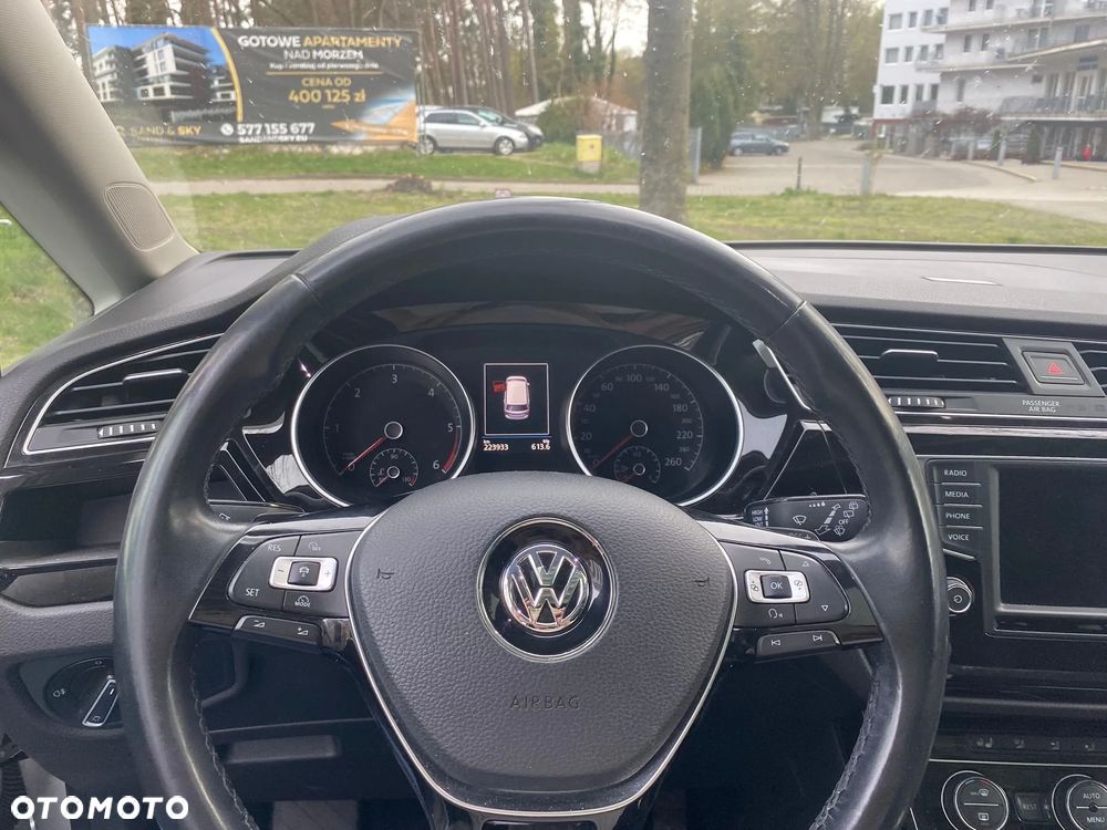 Volkswagen Touran - 8