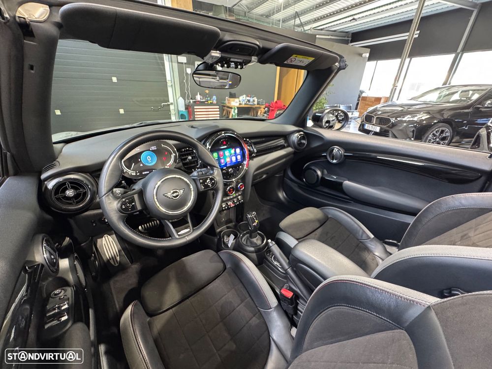 MINI Cabrio Cooper Premium Plus JCW Auto - 31