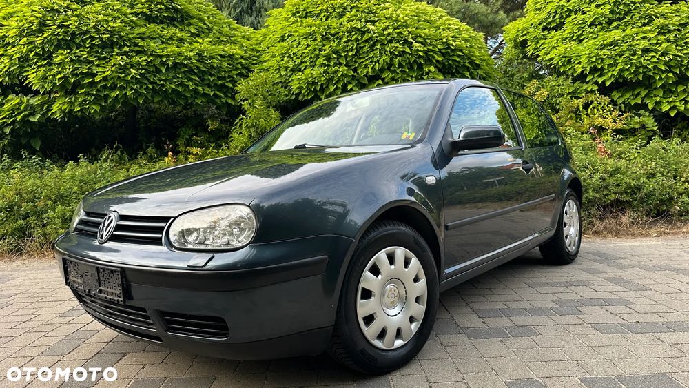 Volkswagen Golf - 1