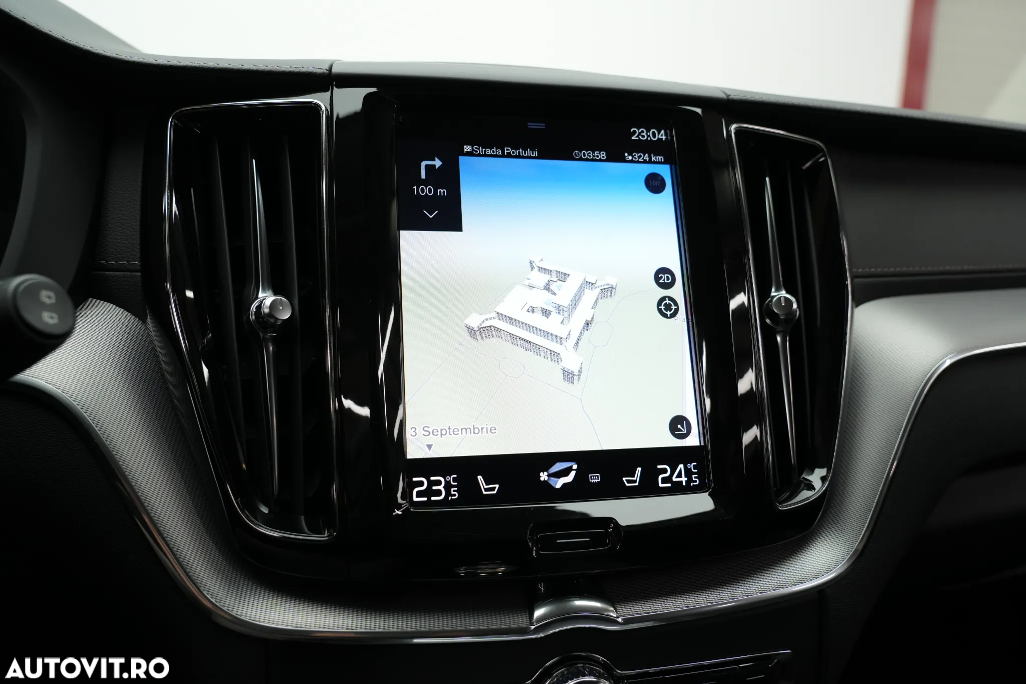 Volvo XC 60 B4 MHEV AWD Inscription - 32