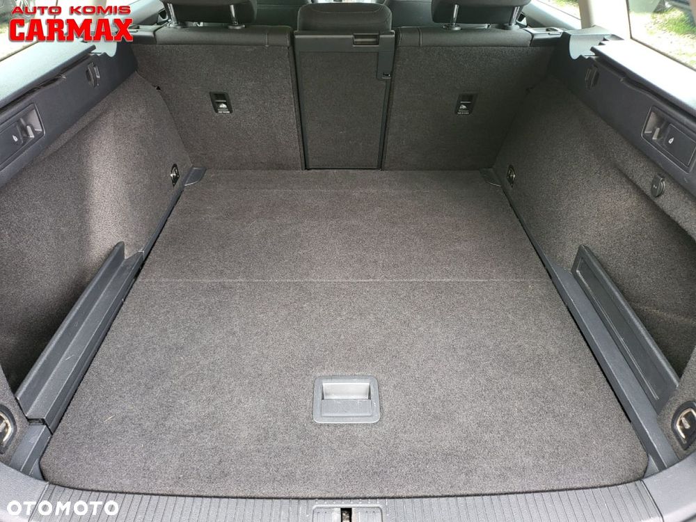 Volkswagen Passat - 32