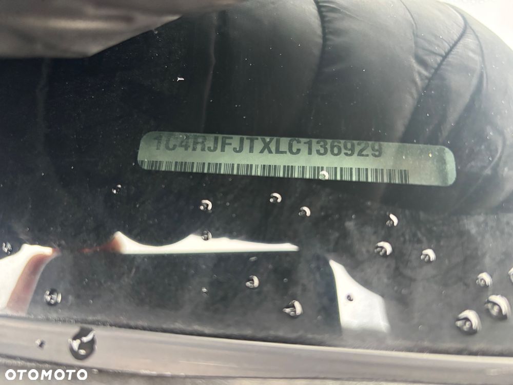 Jeep Grand Cherokee 5.7 V8 HEMI Summit - 36