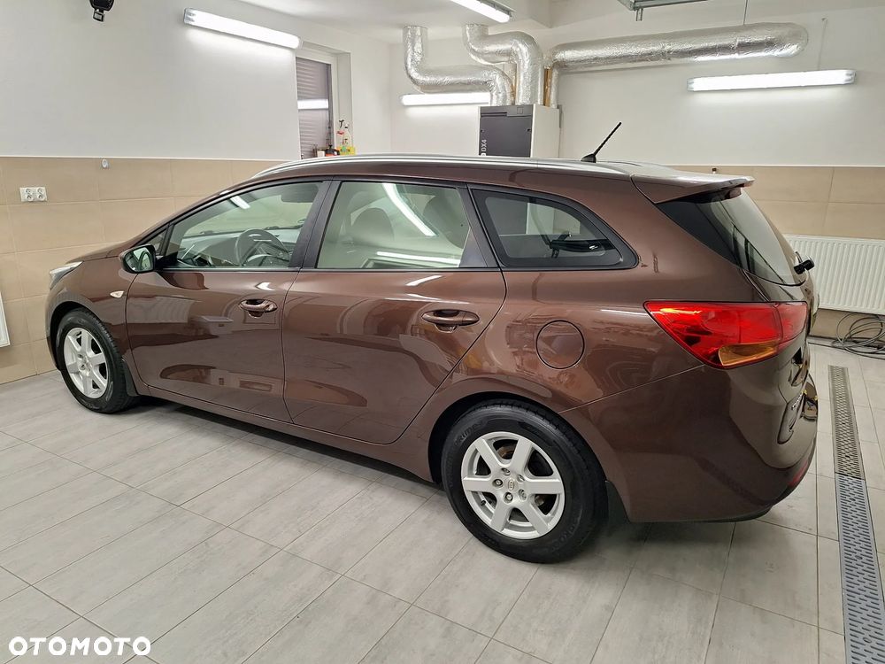 Kia Ceed 1.6 GDI Fifa World Cup Edition - 8