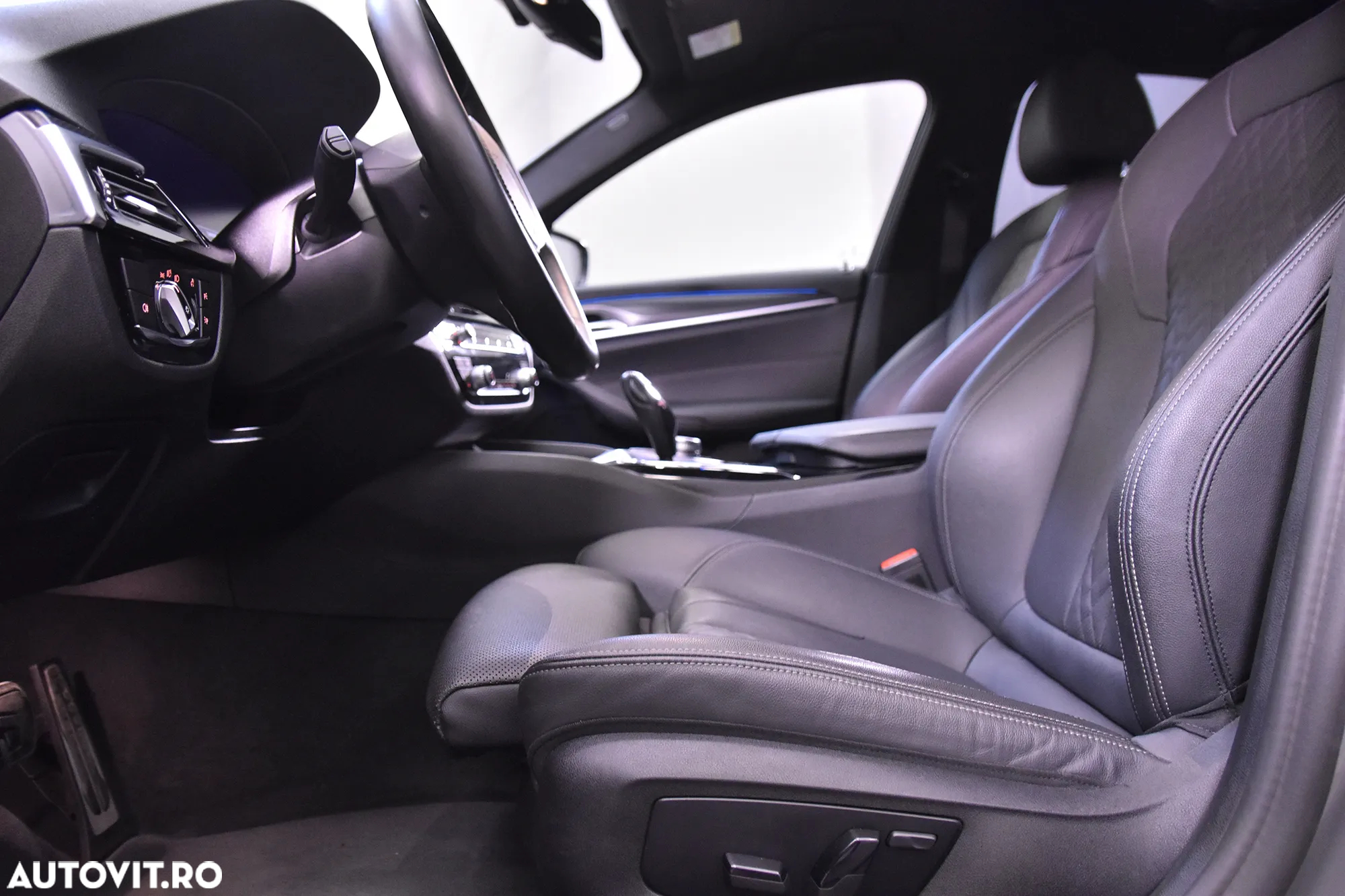 BMW Seria 5 530e xDrive AT PHEV - 24