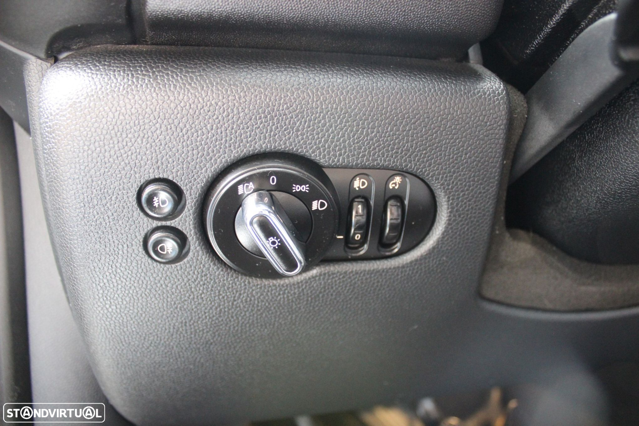 MINI 3 Portas Cooper D - 19
