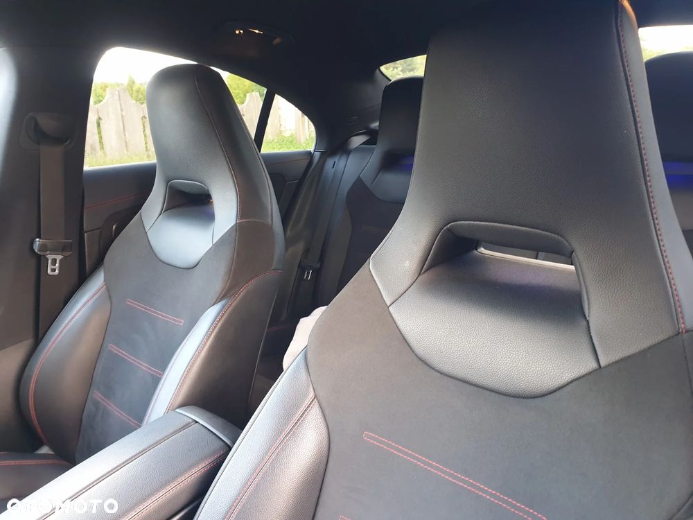 Mercedes-Benz CLA 220 d AMG Line 8G-DCT - 37