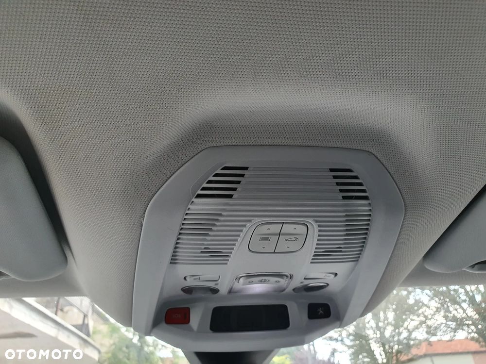 Peugeot 3008 1.2 PureTech Allure Pack S&S EAT8 - 17