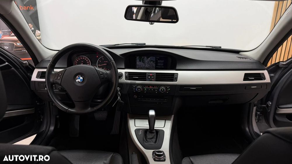 BMW Seria 3 320i Touring Aut. - 7