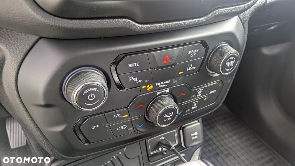 Jeep Renegade - 15