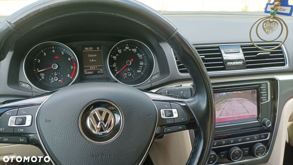 Volkswagen Passat - 29