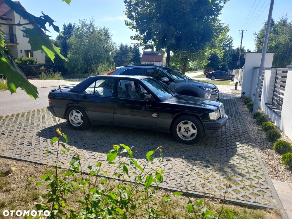 Mercedes-Benz W201 (190) - 2