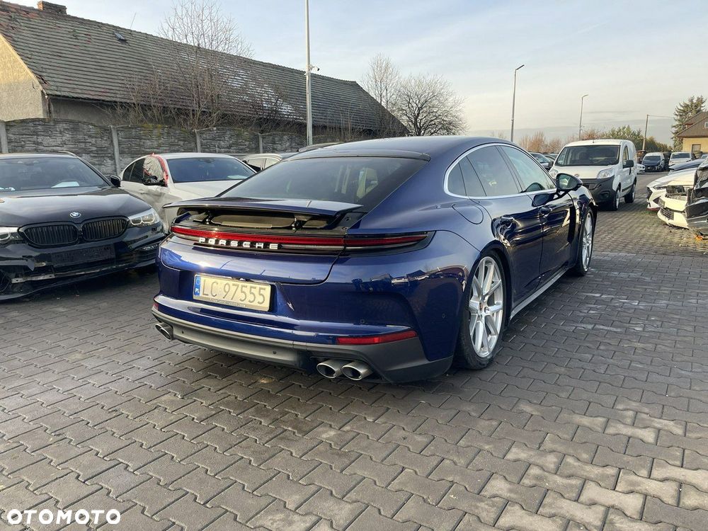 Porsche Panamera 4 - 5