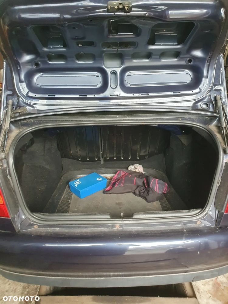 Volkswagen Polo - 10