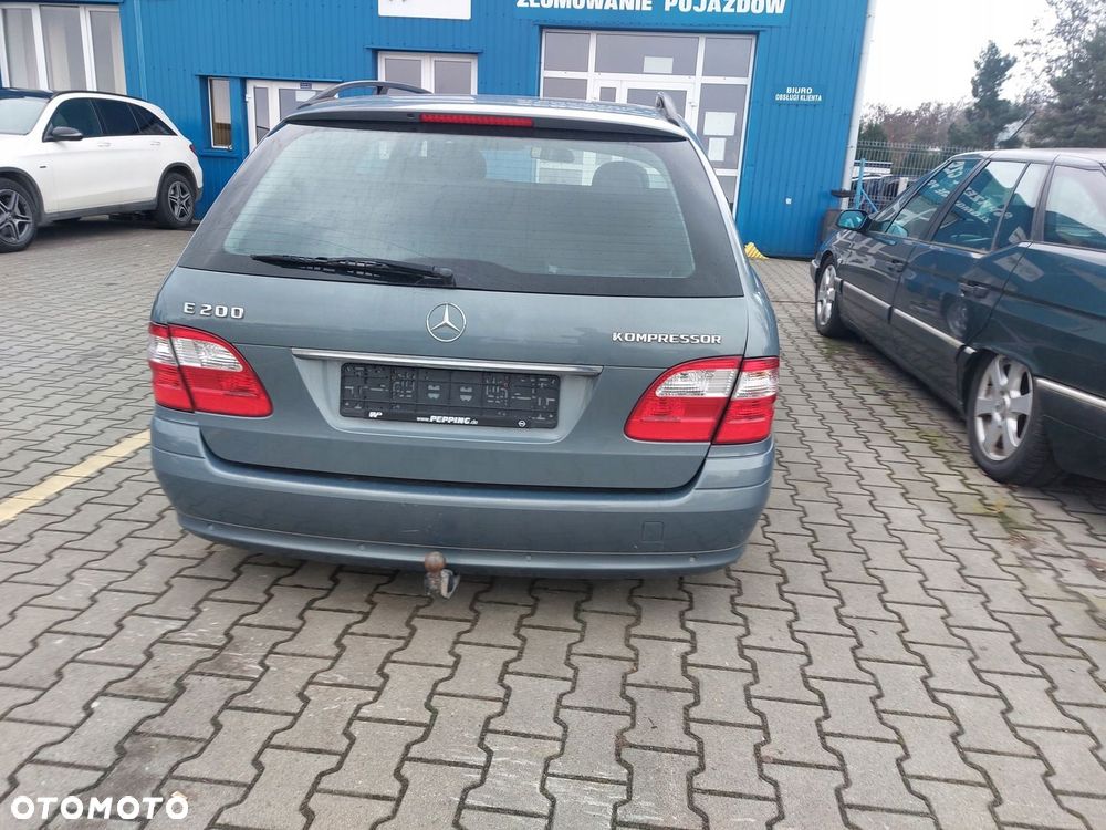 Mercedes W211 zderzak tylny kompletny - 2