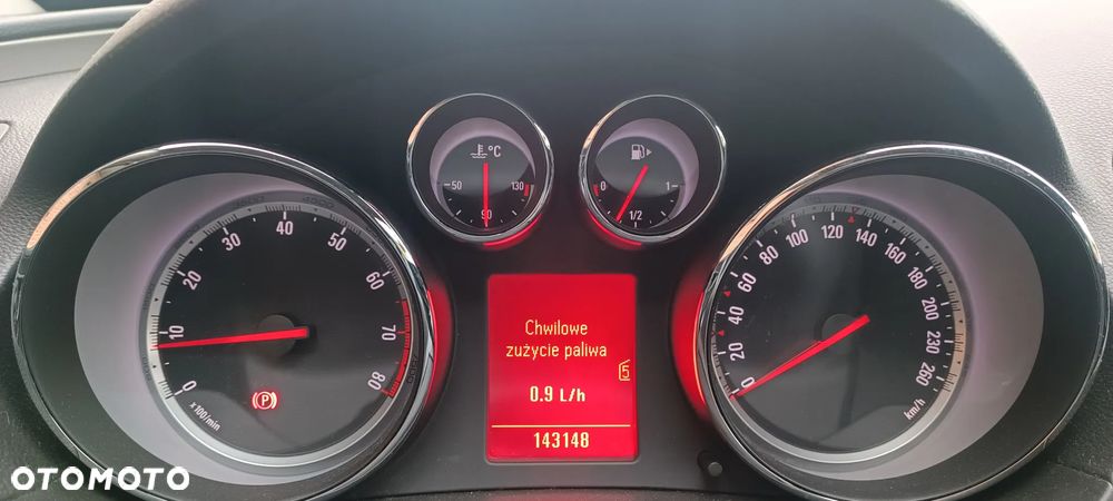 Opel Insignia 1.8 - 10