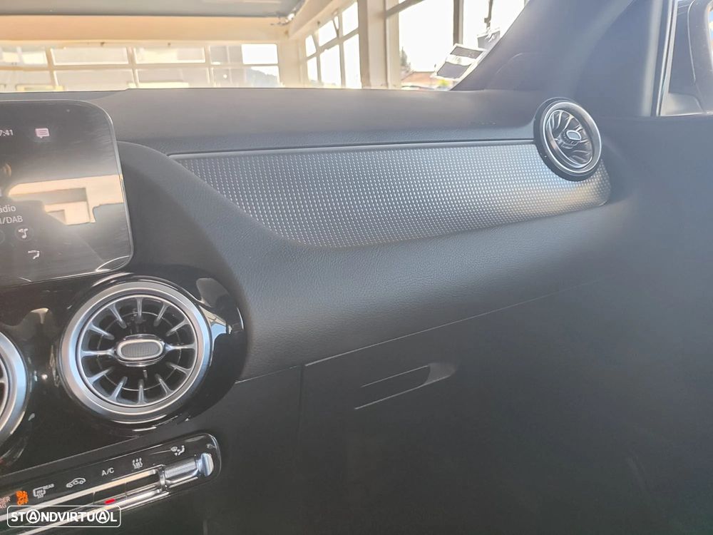 Mercedes-Benz EQA 350 4Matic Progressive - 38