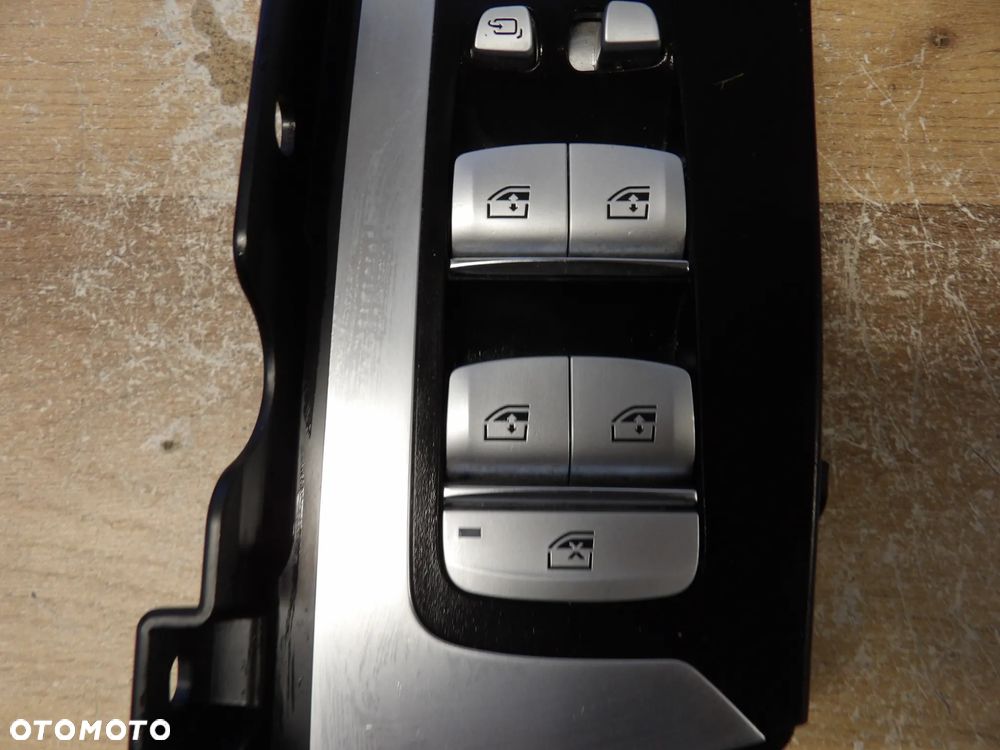 BMW - G01,X3 - PANEL OTWIERANIA SZYB - LEWY PRZÓD - EUROPA - 6847099  9299459 - 2