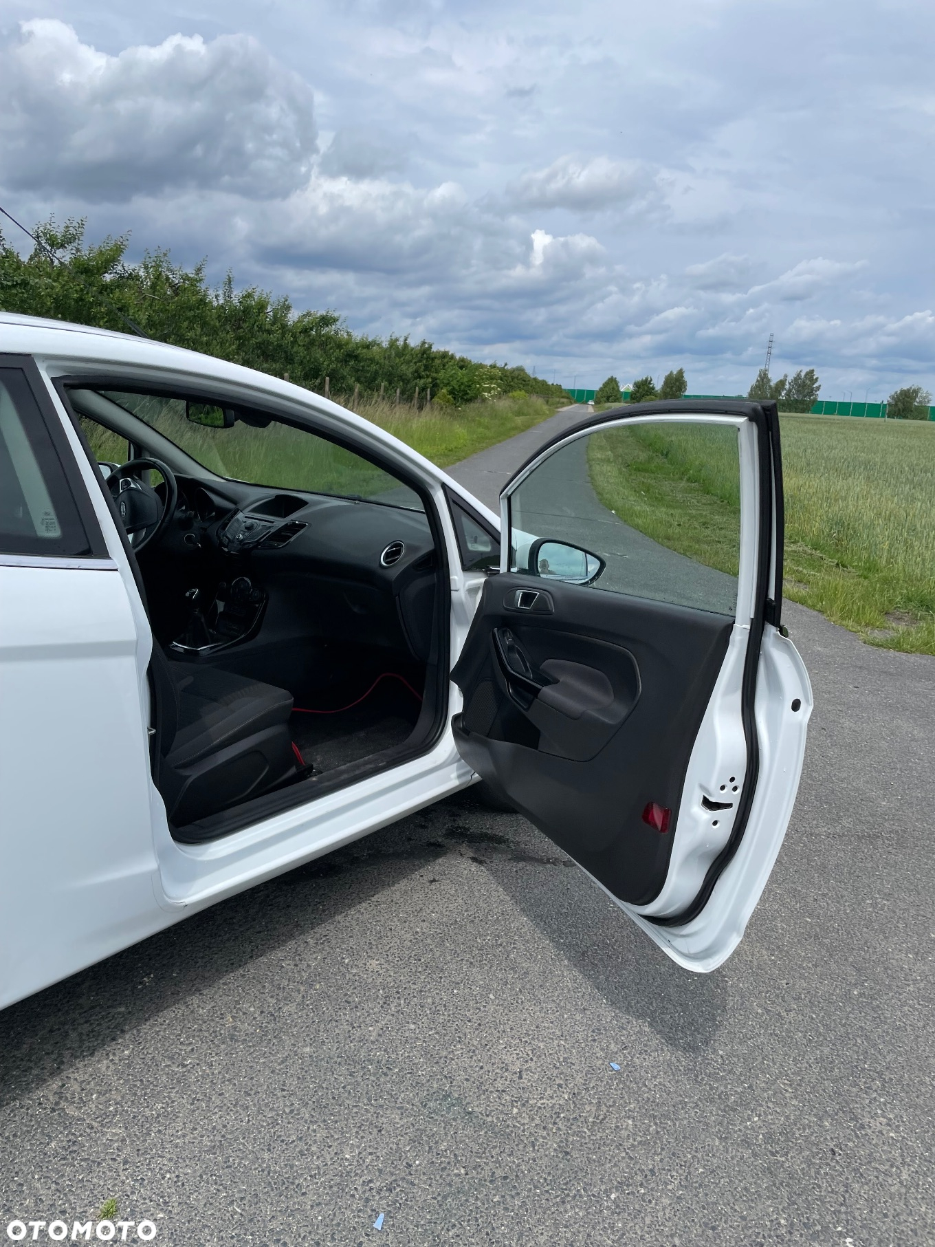Ford Fiesta 1.0 EcoBoost Titanium - 34
