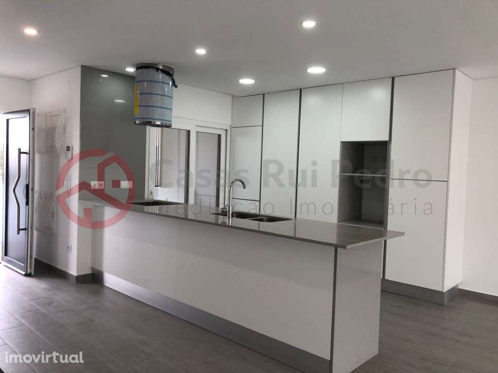 Moradia T3+2 em Vale de Milhaços - Grande imagem: 3/38