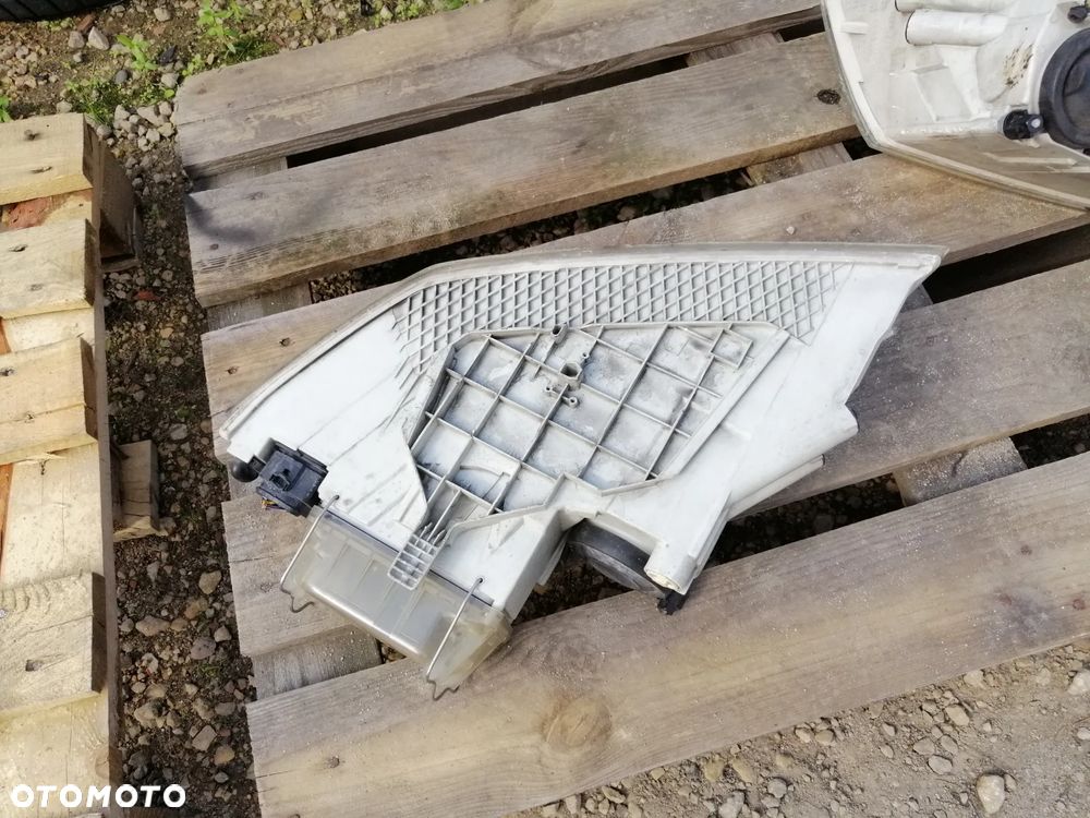 Skoda Octavia II lampy przednie komplet EU i inne - 5