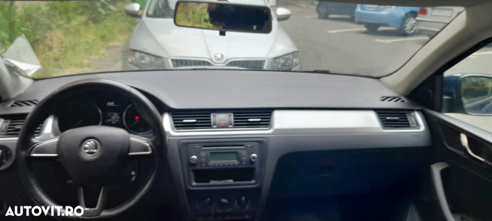 Skoda RAPID 1.2 MPI Active - 8