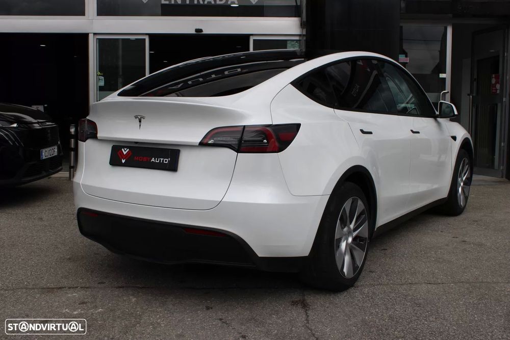 Tesla Model Y Standard — fotografia 7
