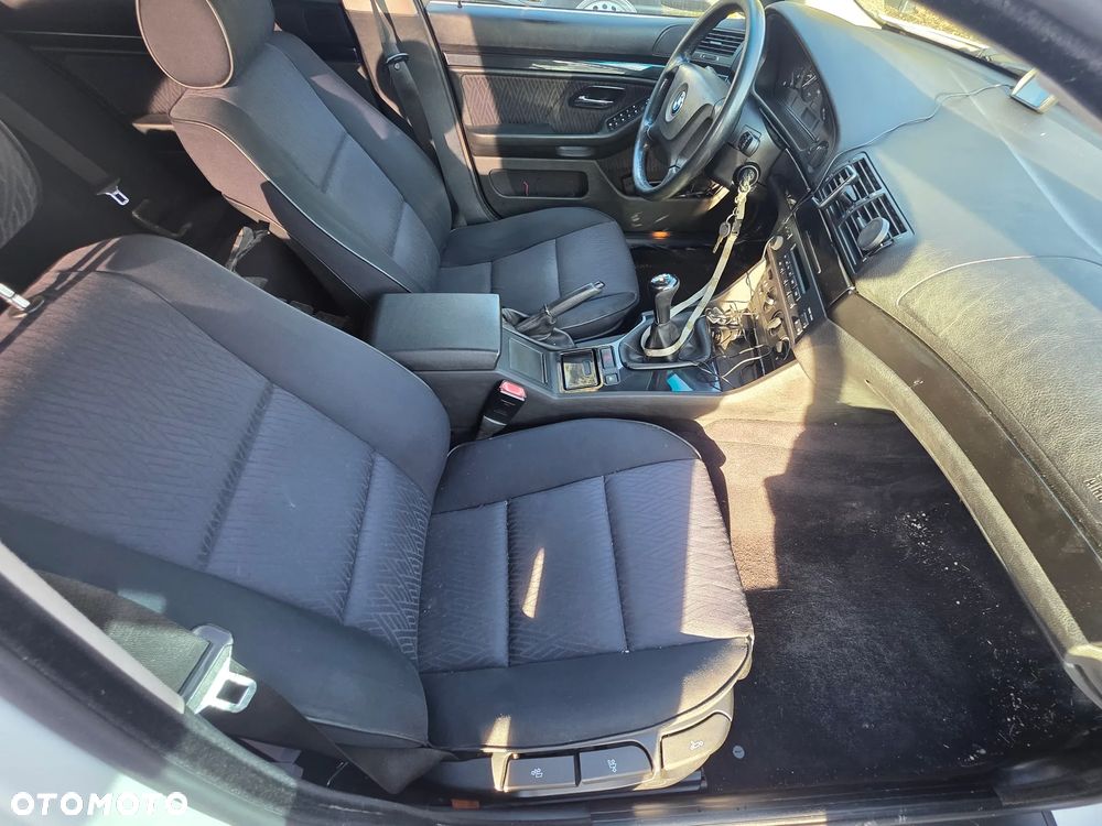 BMW Seria 5 545i - 18