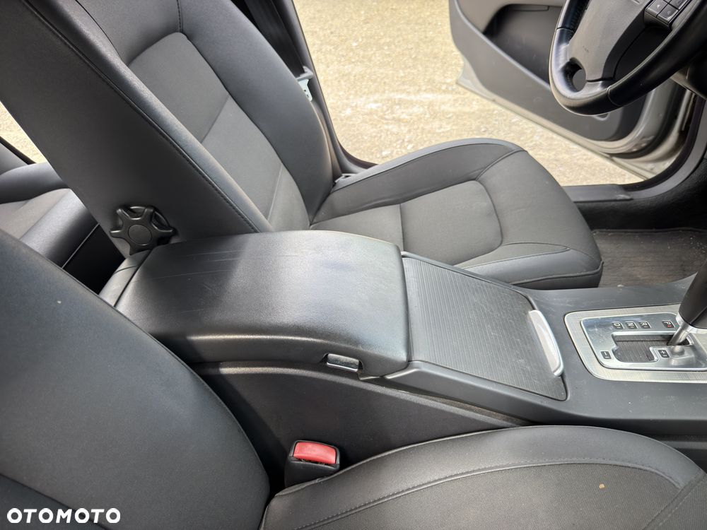 Volvo V70 D5 AWD Summum - 22