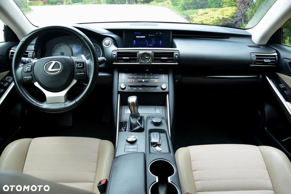Lexus IS 200t / 300 Prestige - 7