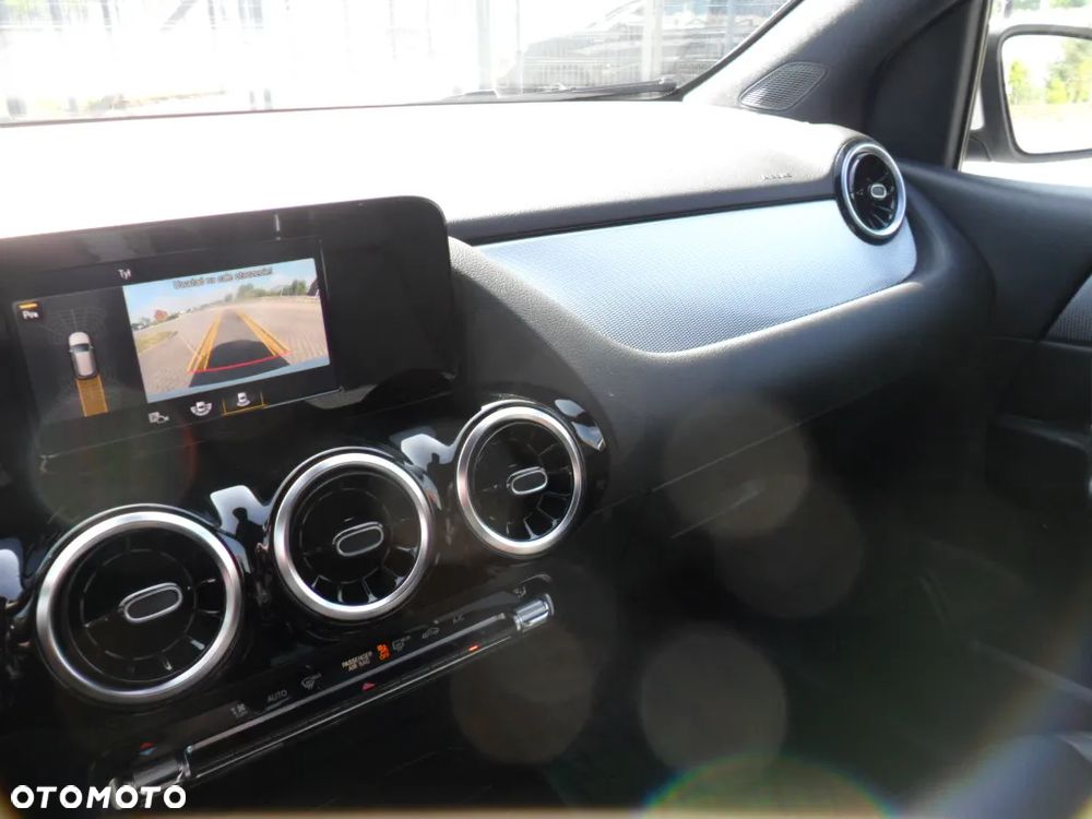 Mercedes-Benz Klasa B 200 d Style 8G-DCT - 25