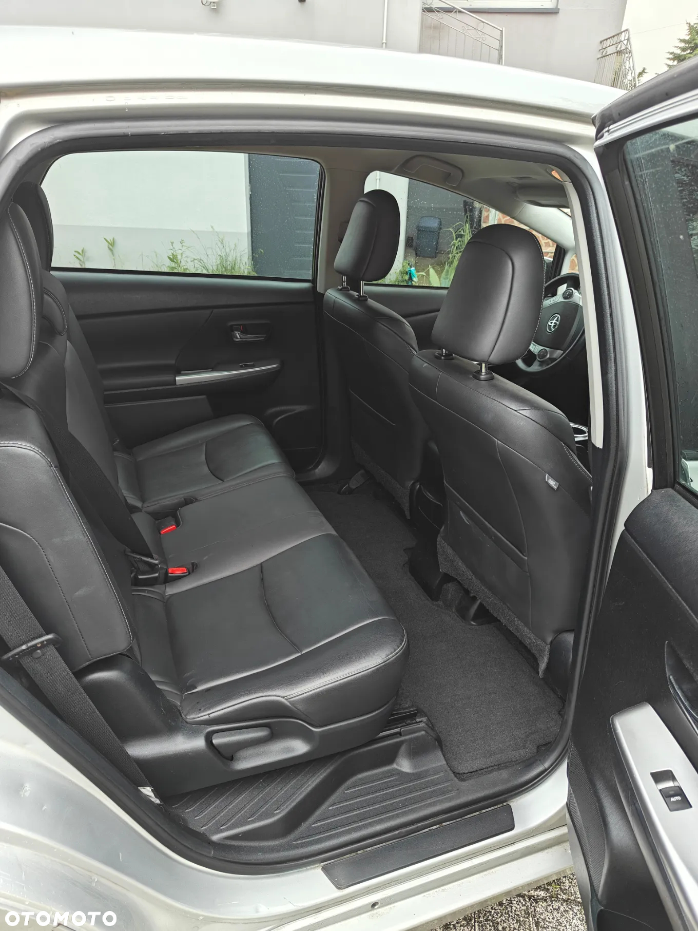Toyota Prius+ (Hybrid) - 20
