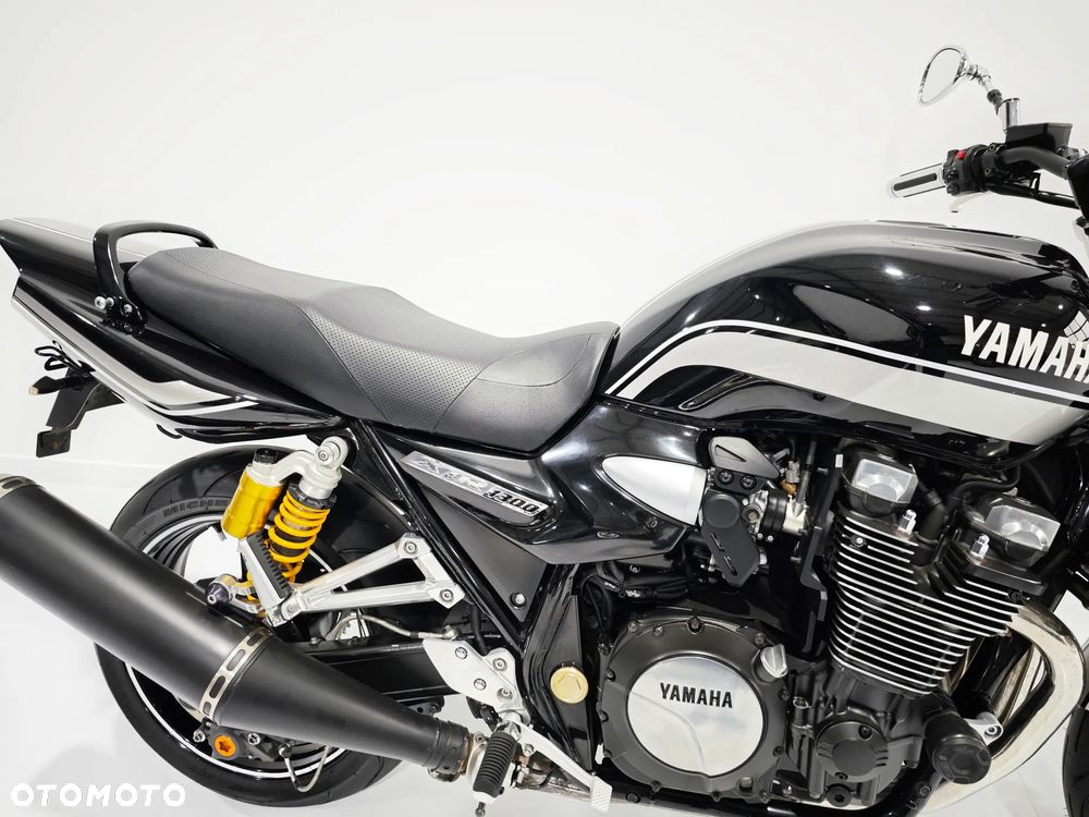 Yamaha XJR - 13