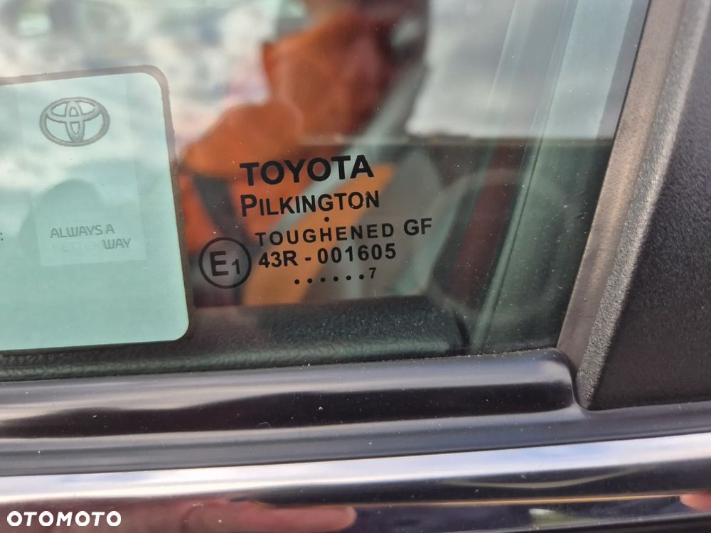 Toyota Avensis 1.8 Premium - 20
