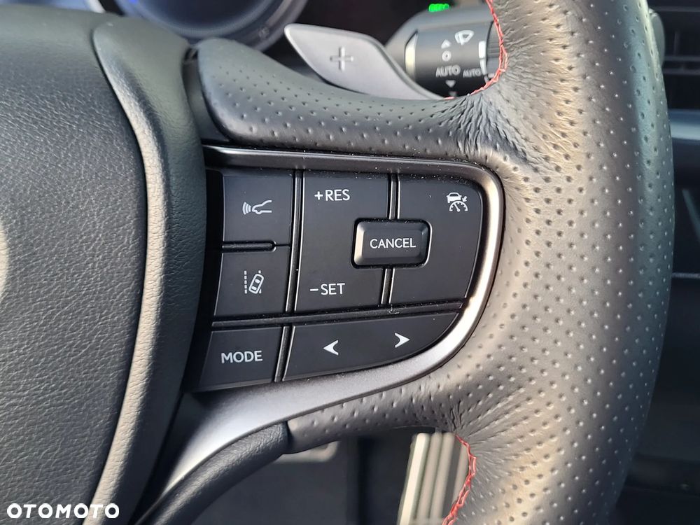 Lexus UX 250h F Sport AWD - 31