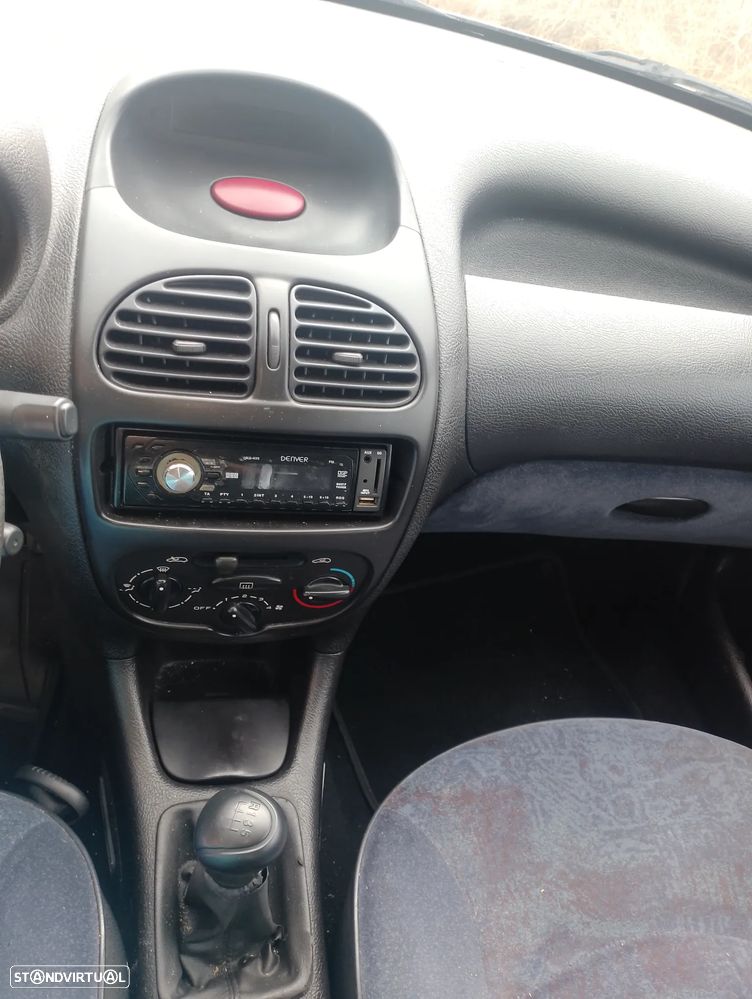 Peugeot 206 1.1 XR - 10