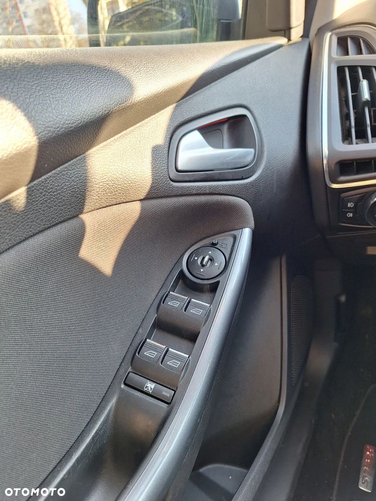 Ford Focus 1.0 EcoBoost Titanium - 31