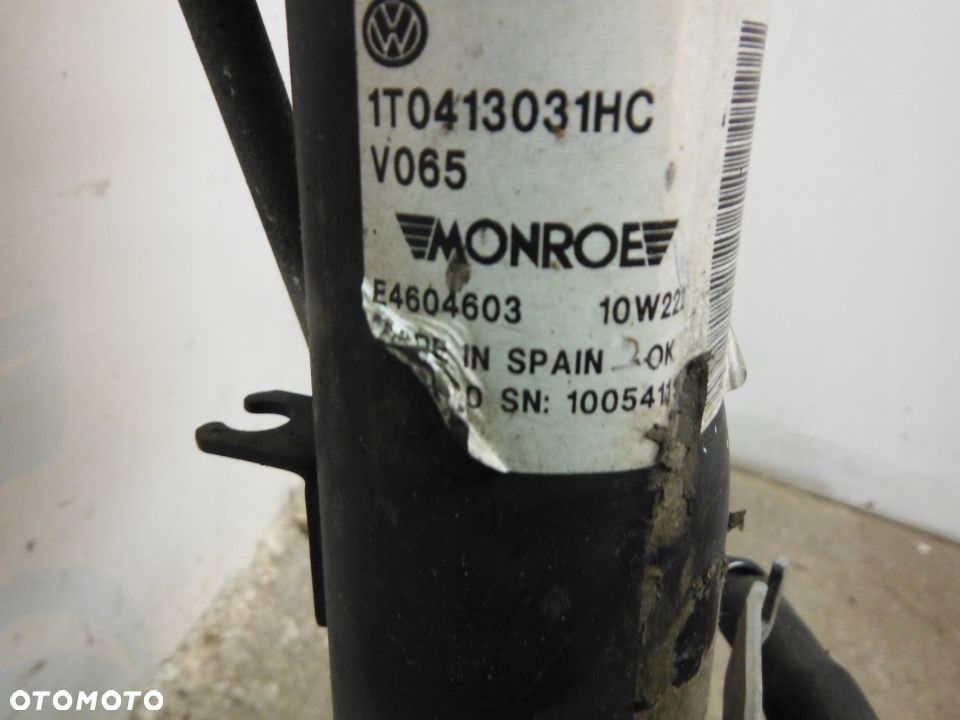 Vw Scirocco 1T0 Zawieszenie MC person prawe - 3