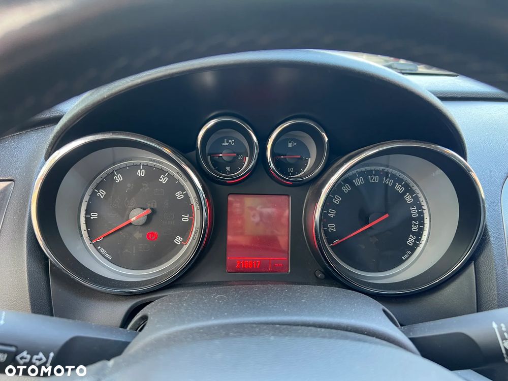 Opel Astra 1.4 T Cosmo - 14