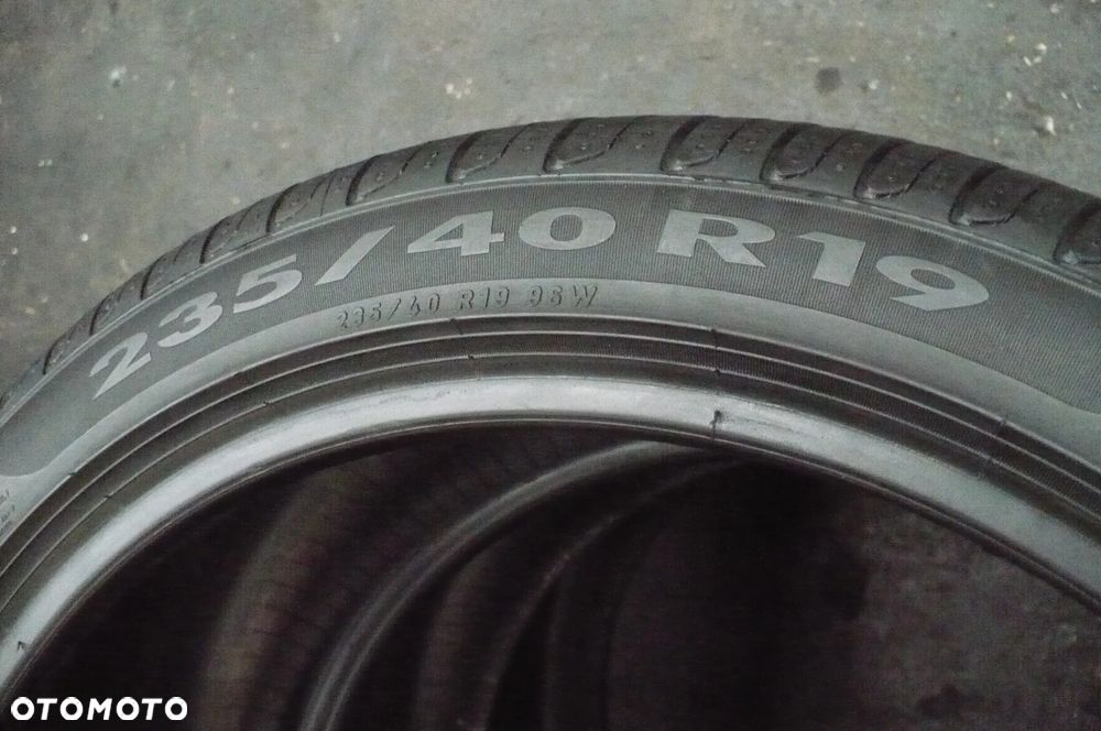 2x PIRELLI Cinturato P7 235/40R19 6mm 6,2mm 2021 - 2