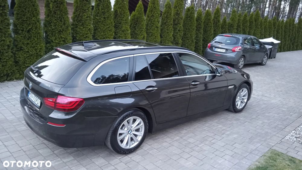 BMW Seria 5 520d xDrive - 16