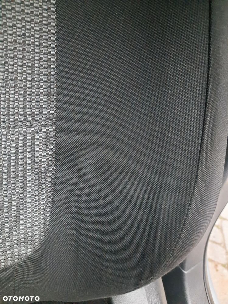 Volkswagen Passat Variant 1.6 TDI Perfectline - 27