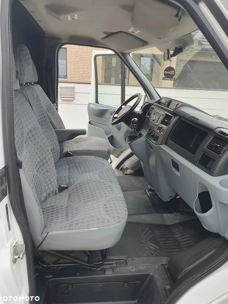 Ford Transit - 12