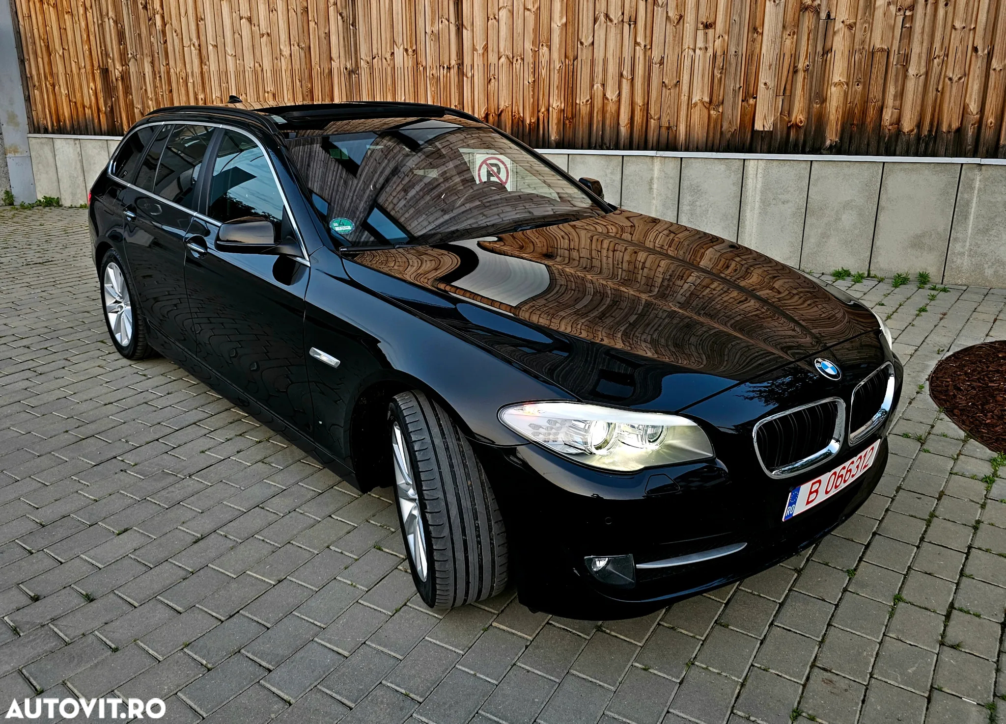BMW Seria 5 520d Touring Aut. - 2